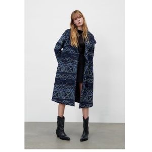 Fluid jacquard coat limited edition